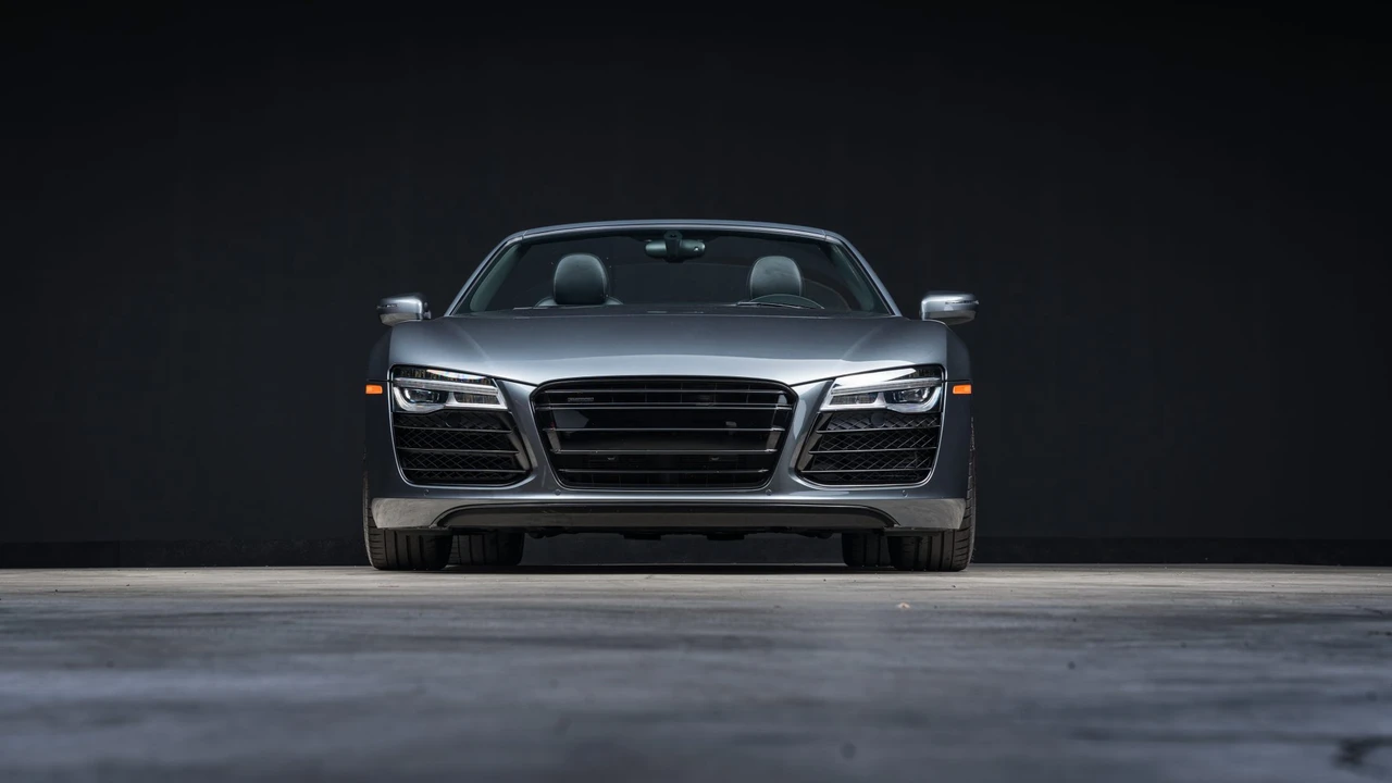 2015 Audi 42 R8 - Image 2 of 31
