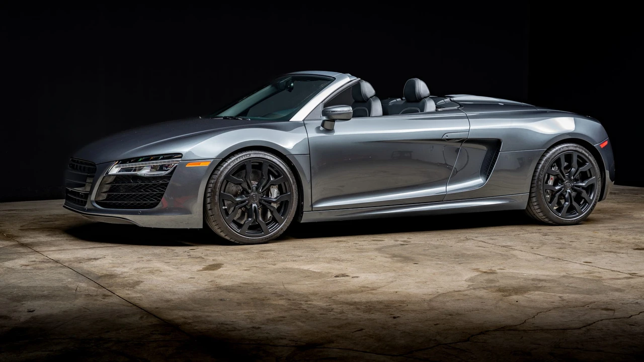 2015 Audi 42 R8 - Image 24 of 31