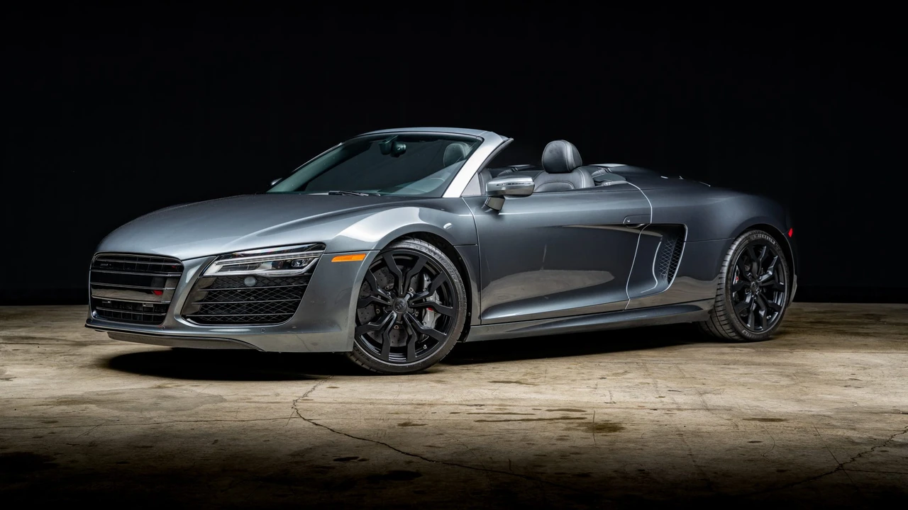 2015 Audi 42 R8 - Image 26 of 31