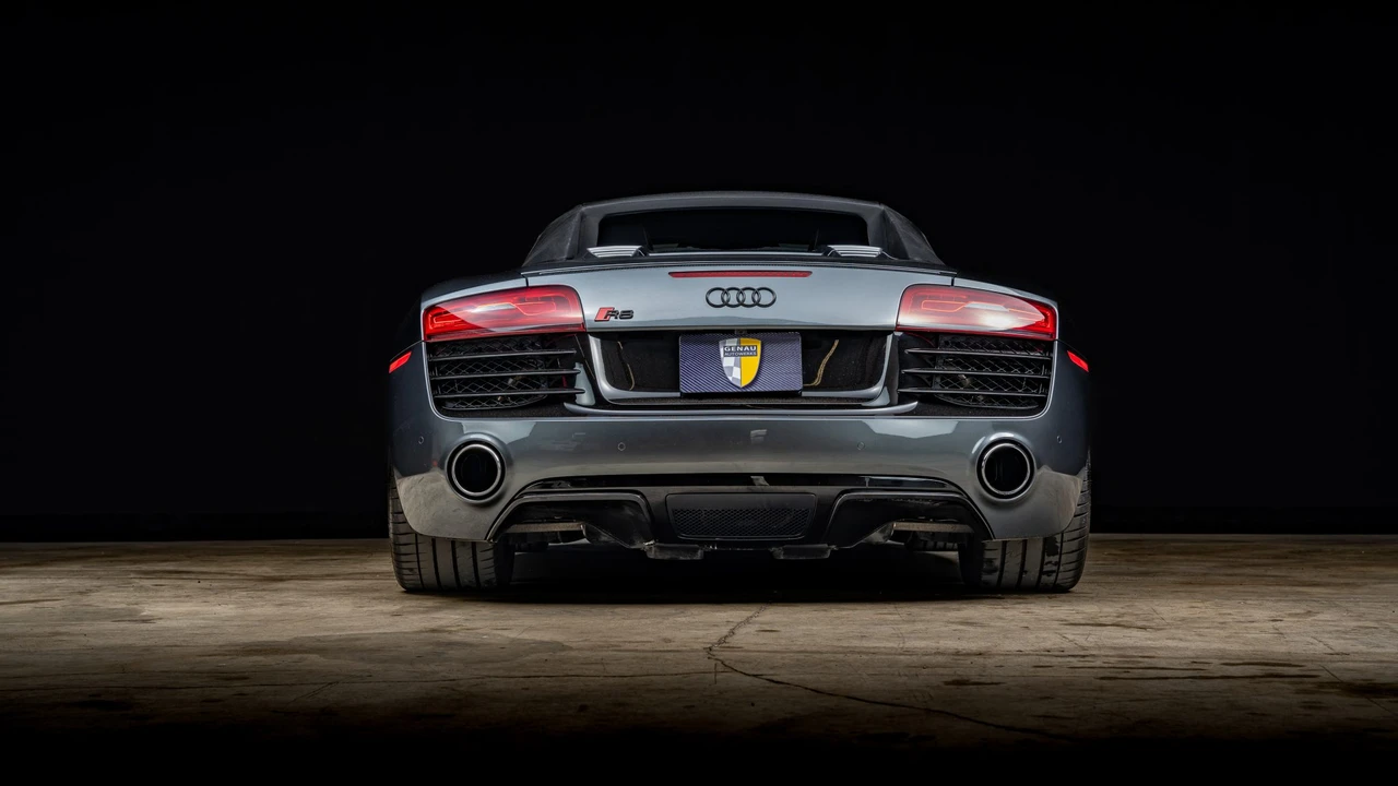 2015 Audi 42 R8 - Image 30 of 31