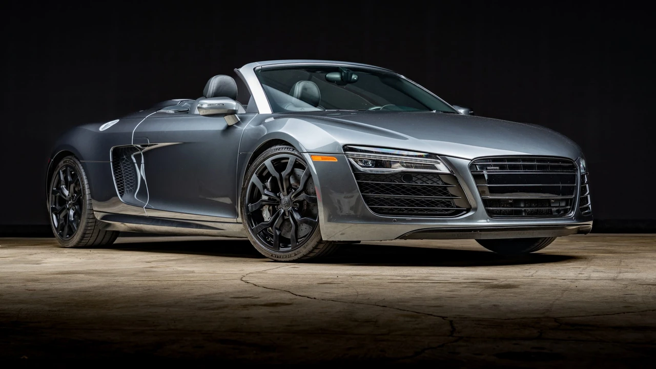 2015 Audi 42 R8 - Image 6 of 31