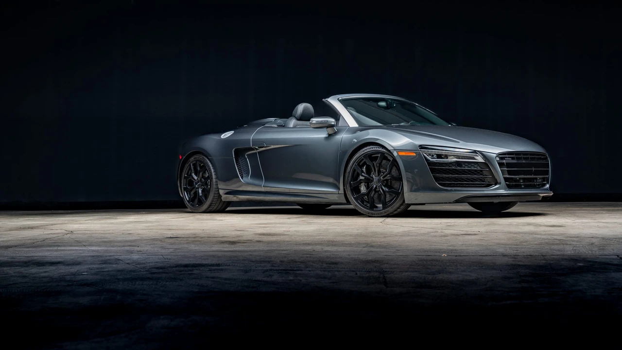 2015 Audi 42 R8 - Image 9 of 31