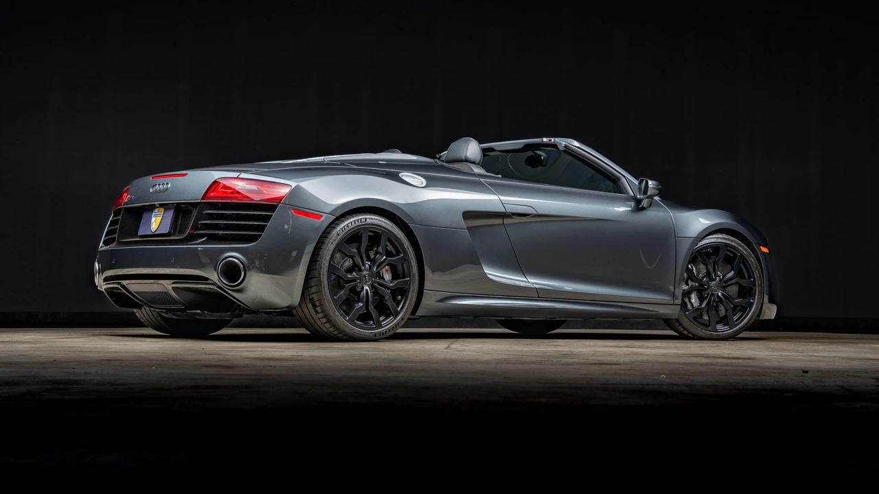 2015 Audi 42 R8 - Image 13 of 31
