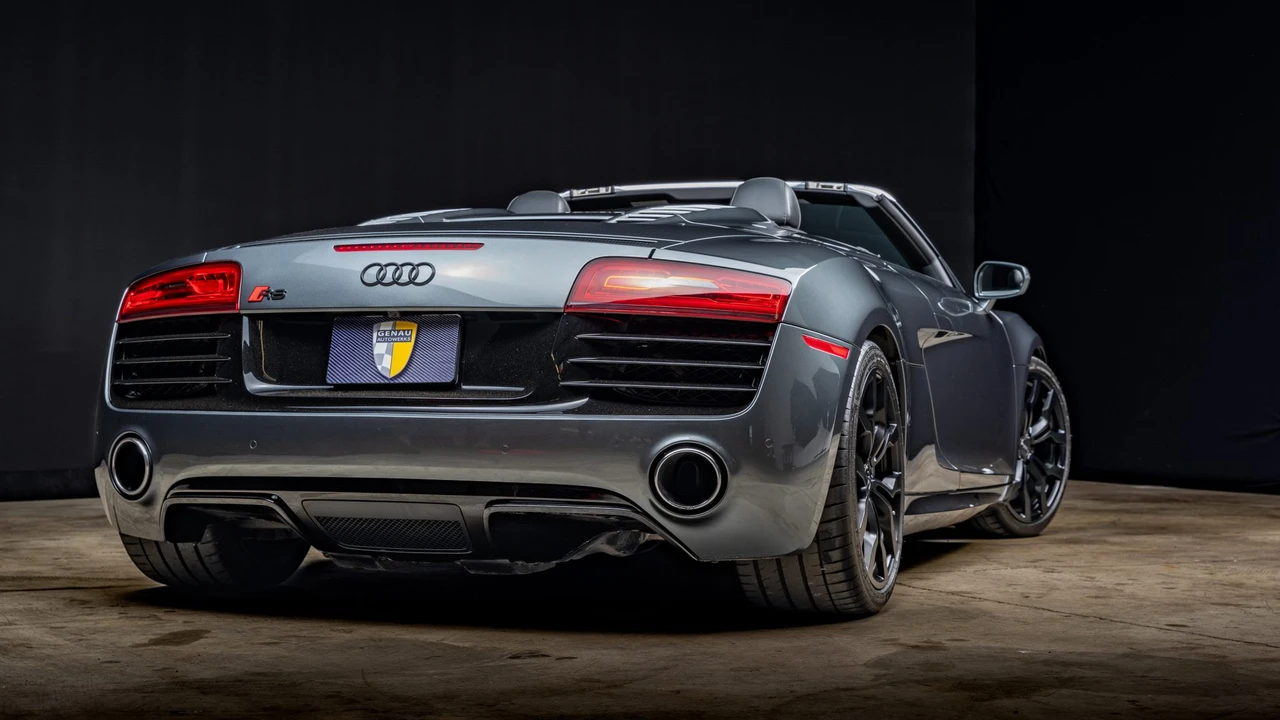 2015 Audi 42 R8 - Image 15 of 31