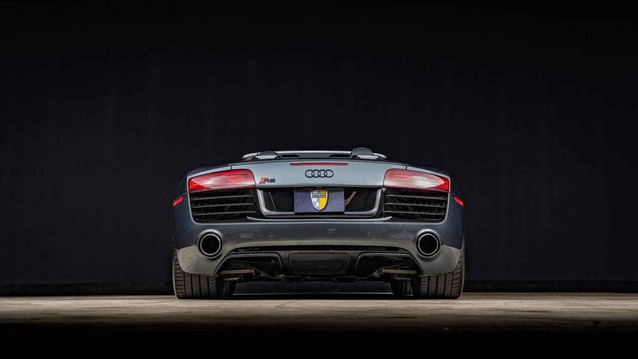 2015 Audi 42 R8 - Image 16 of 31