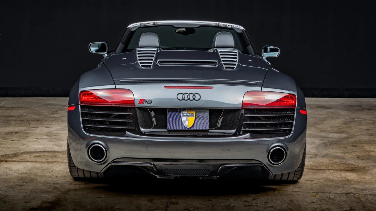 2015 Audi 42 R8 - Image 17 of 31
