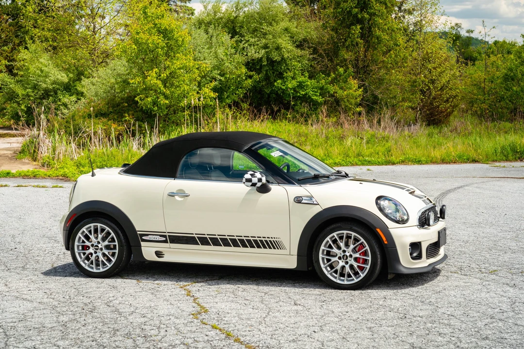 2015 Mini Coupe & Roadster - Image 30 of 31