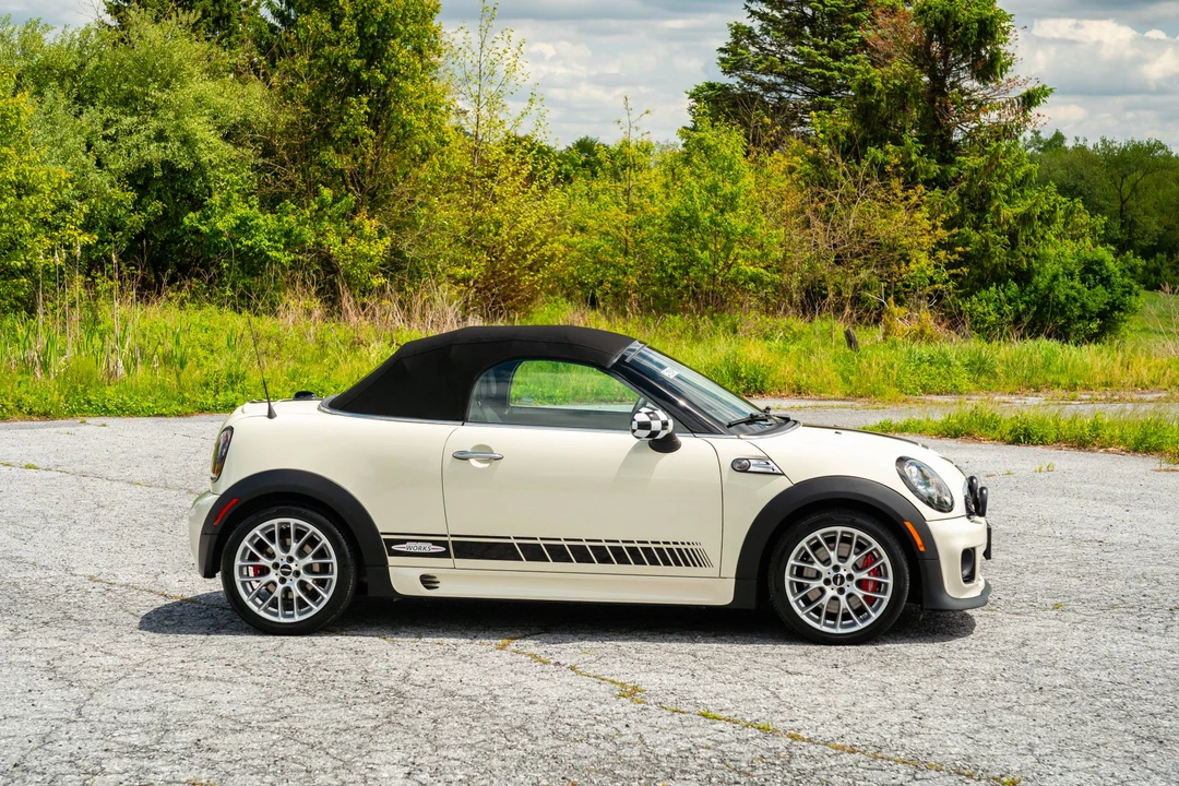 2015 Mini Coupe & Roadster - Image 26 of 31