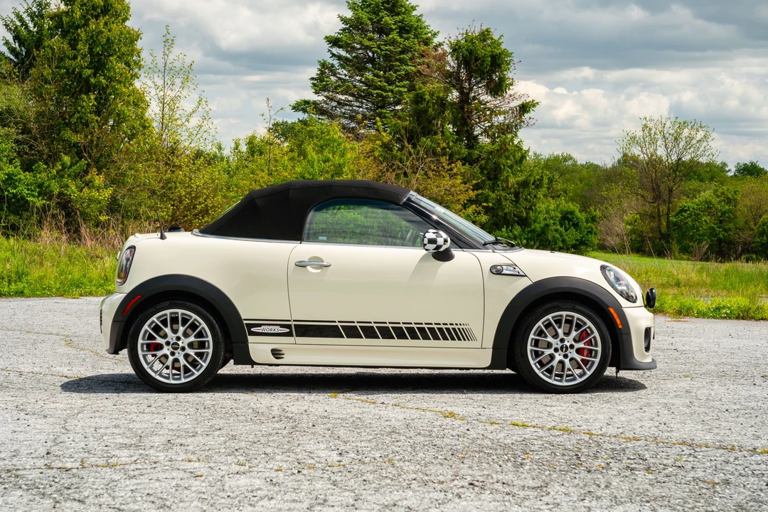 2015 Mini Coupe & Roadster - Image 29 of 31