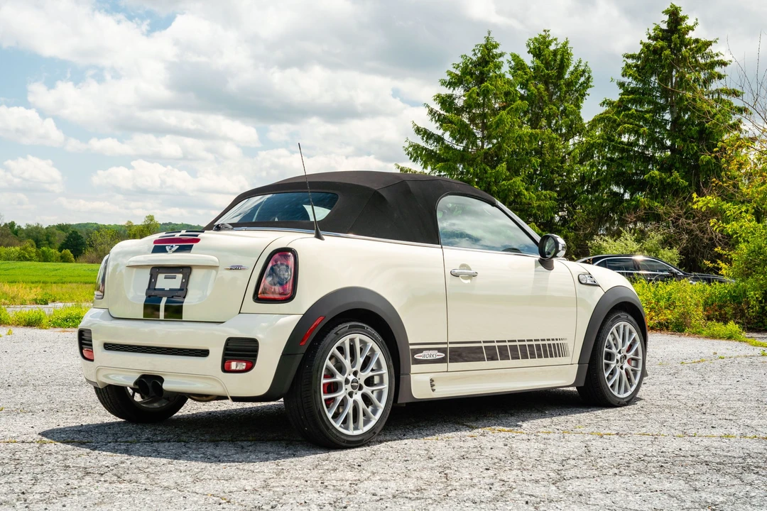 2015 Mini Coupe & Roadster - Image 21 of 31