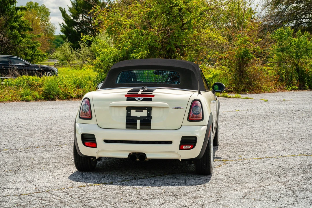 2015 Mini Coupe & Roadster - Image 18 of 31