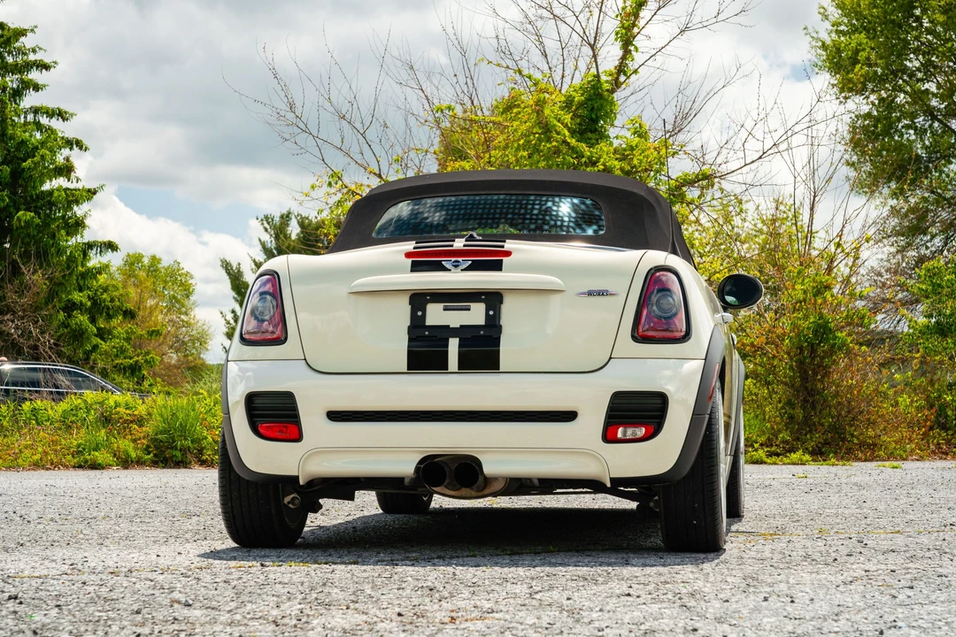 2015 Mini Coupe & Roadster - Image 17 of 31
