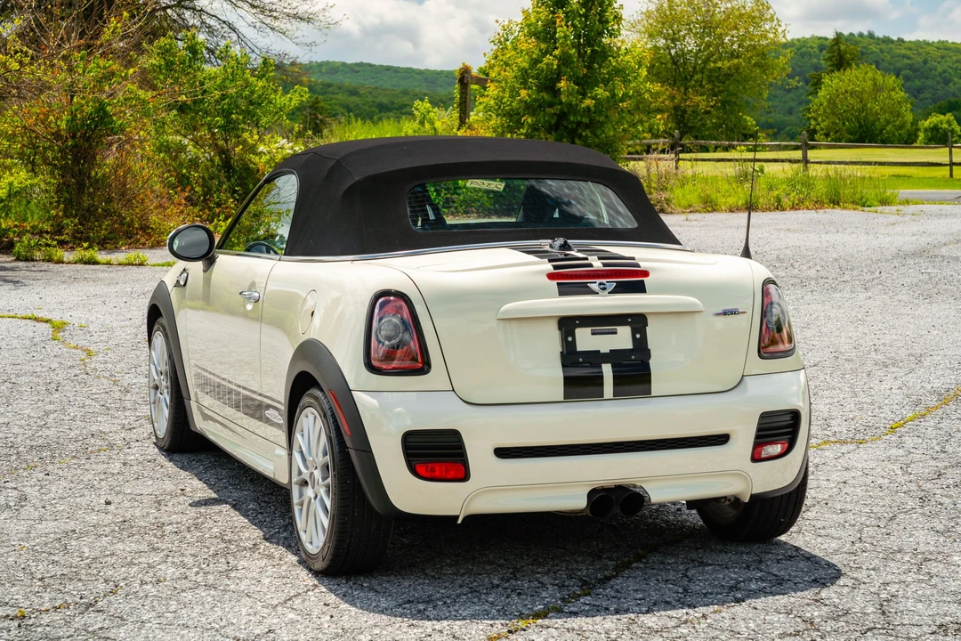 2015 Mini Coupe & Roadster - Image 14 of 31