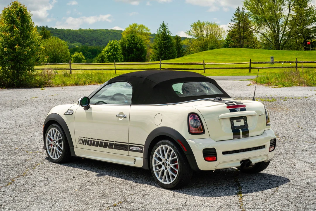 2015 Mini Coupe & Roadster - Image 12 of 31