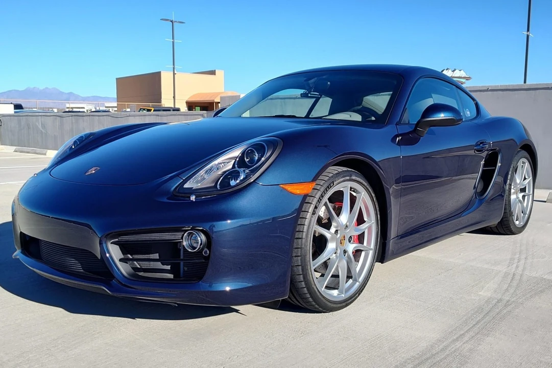 2015 Porsche 981 Cayman S - Image 1 of 31