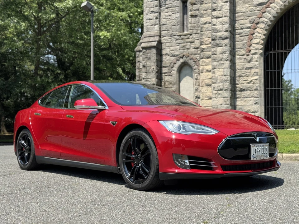 2015 Tesla Model S - Image 3 of 31