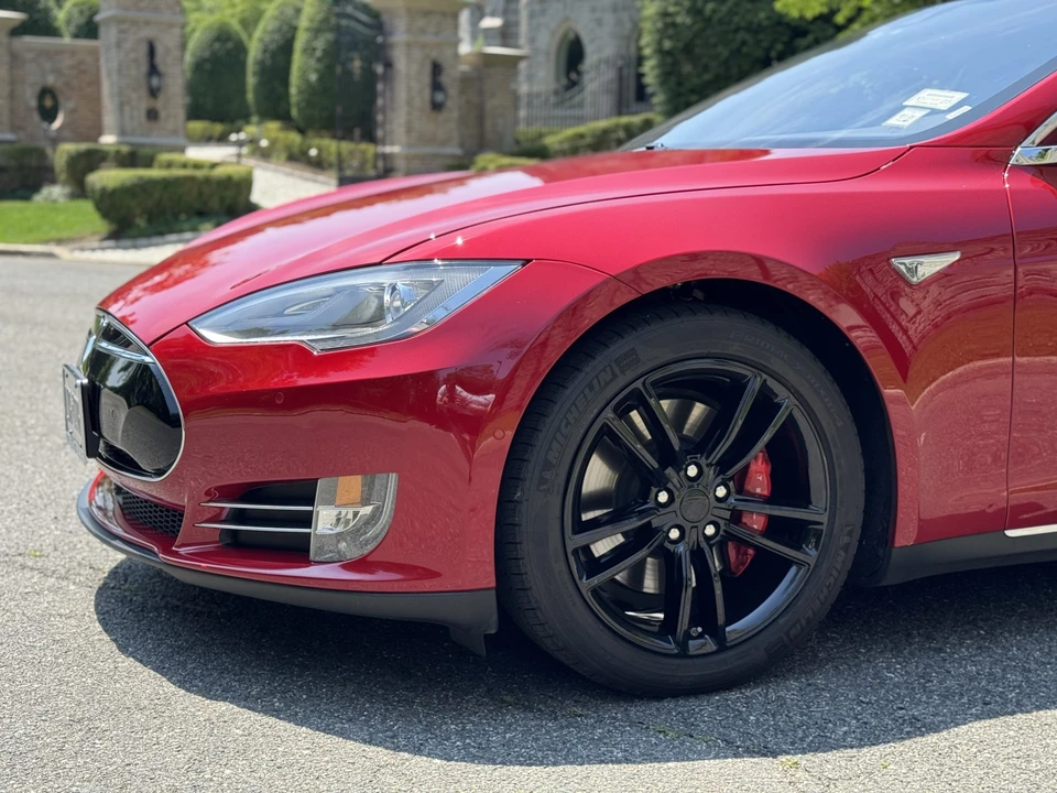 2015 Tesla Model S - Image 10 of 31