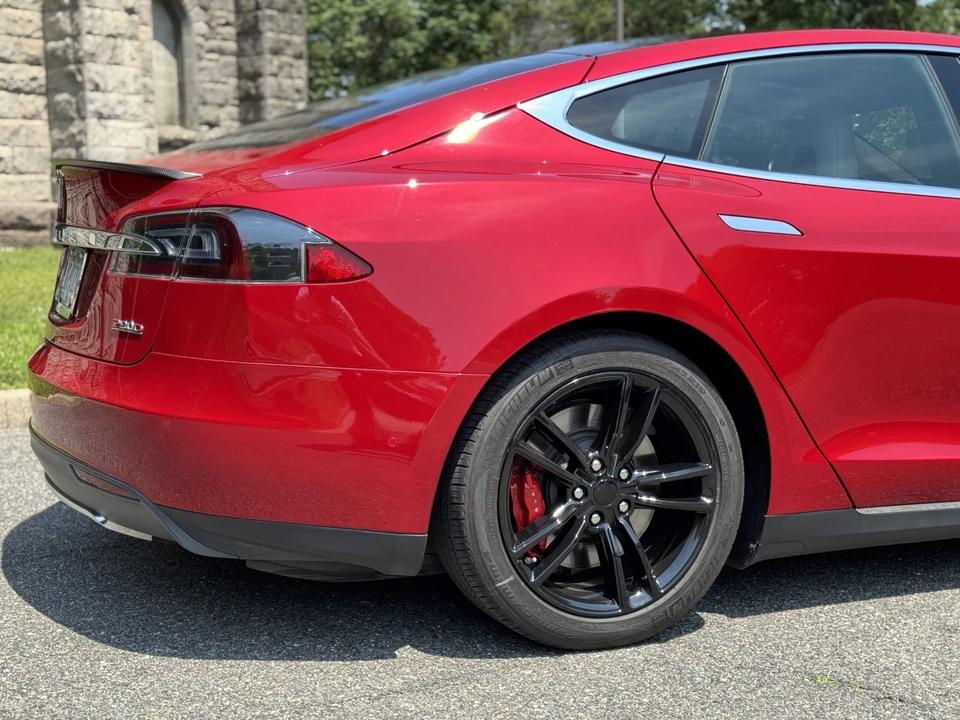 2015 Tesla Model S - Image 12 of 31
