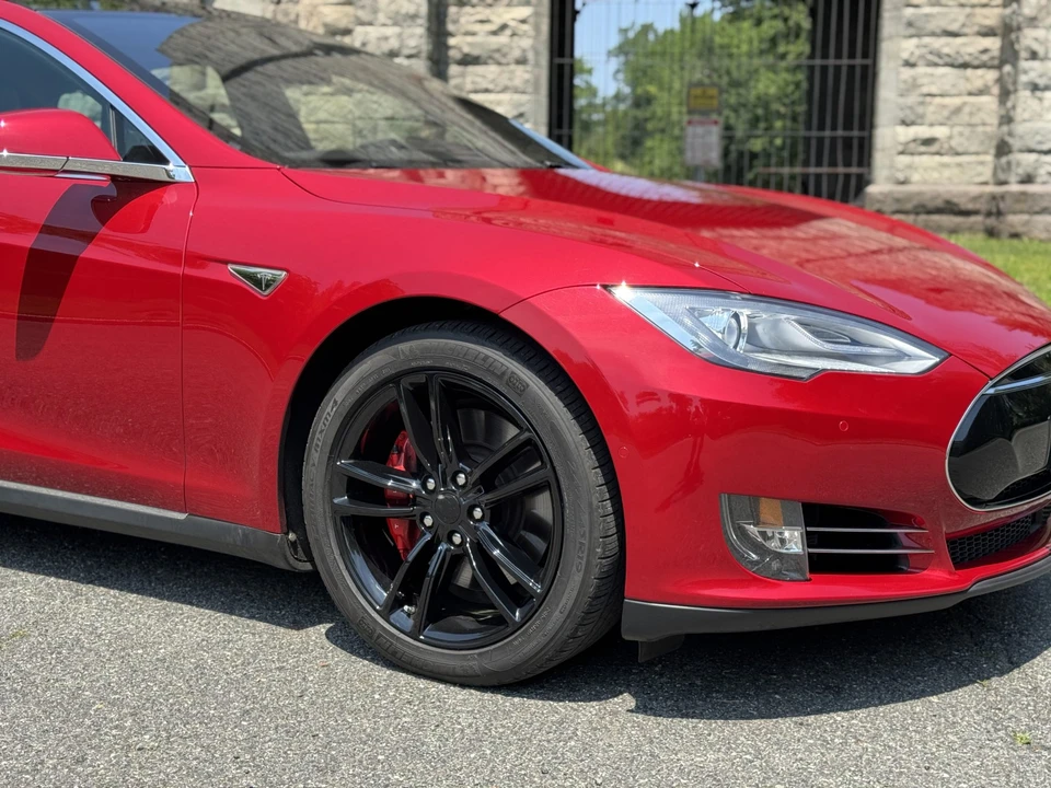 2015 Tesla Model S - Image 11 of 31