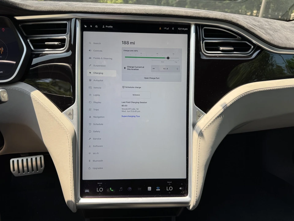 2015 Tesla Model S - Image 29 of 31