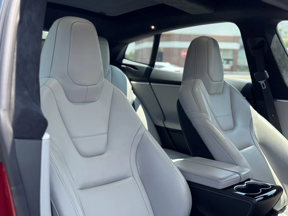 2015 Tesla Model S - Image 22 of 31