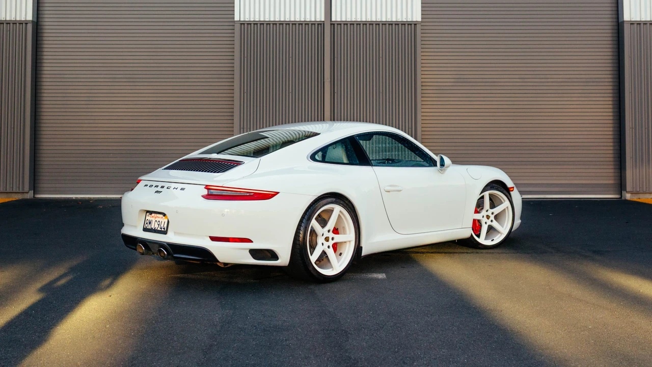 2017 Porsche 991 Carrera S - Image 10 of 31