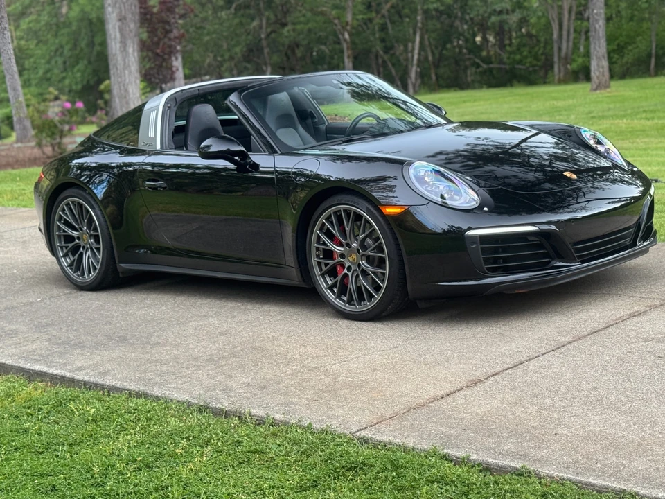 2017 Porsche 991 Targa 4 & 4S - Image 25 of 31