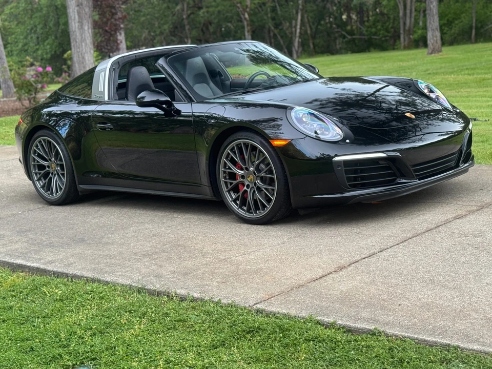 2017 Porsche 991 Targa 4 & 4S - Image 26 of 31