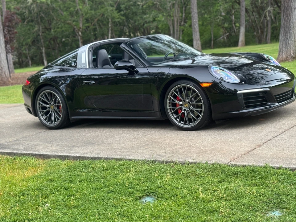 2017 Porsche 991 Targa 4 & 4S - Image 27 of 31
