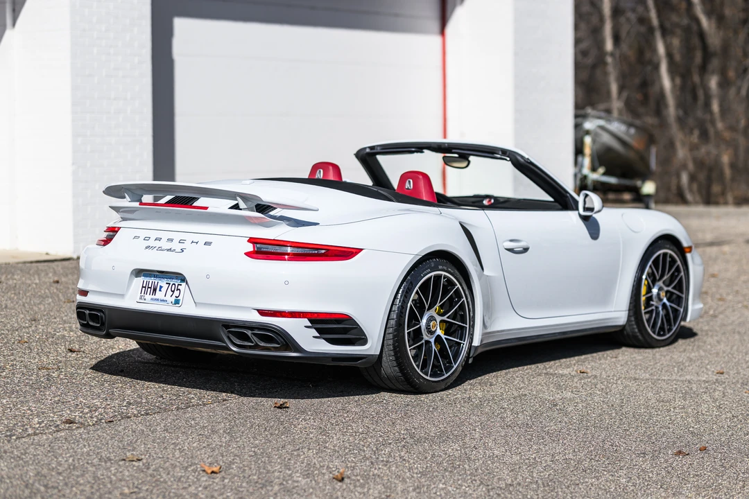 2017 Porsche 991 Turbo - Image 14 of 31