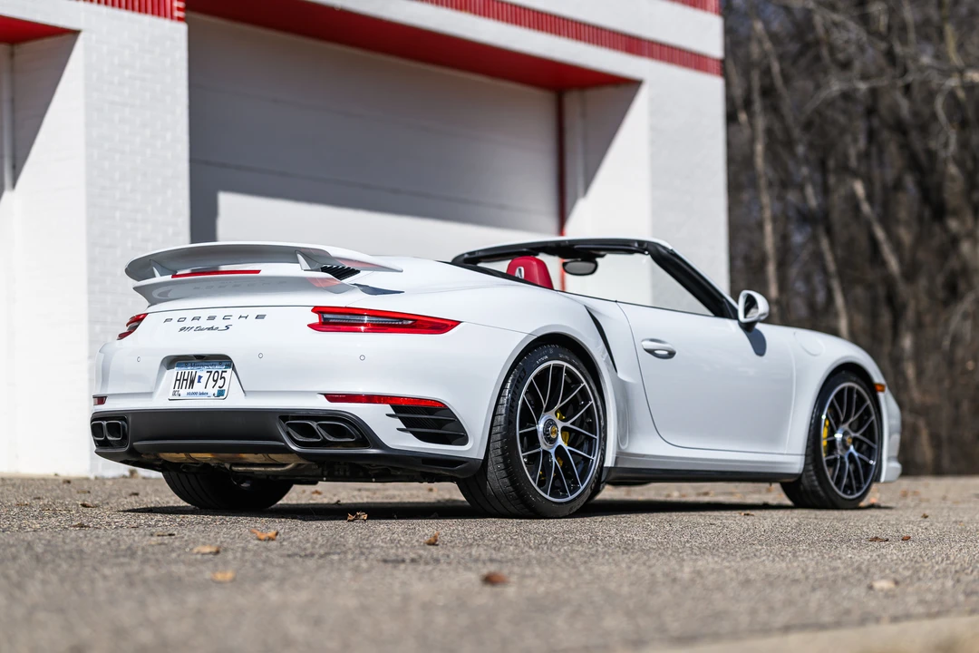2017 Porsche 991 Turbo - Image 15 of 31
