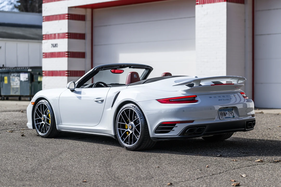 2017 Porsche 991 Turbo - Image 17 of 31