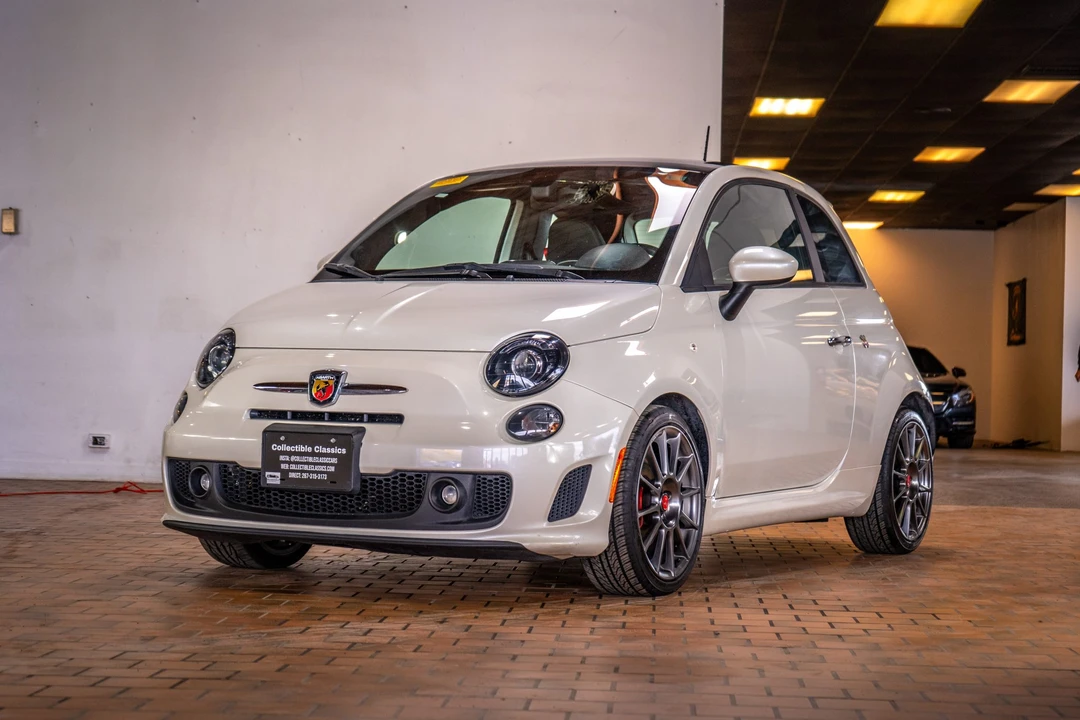 2018 Fiat Abarth 500 - Image 2 of 31