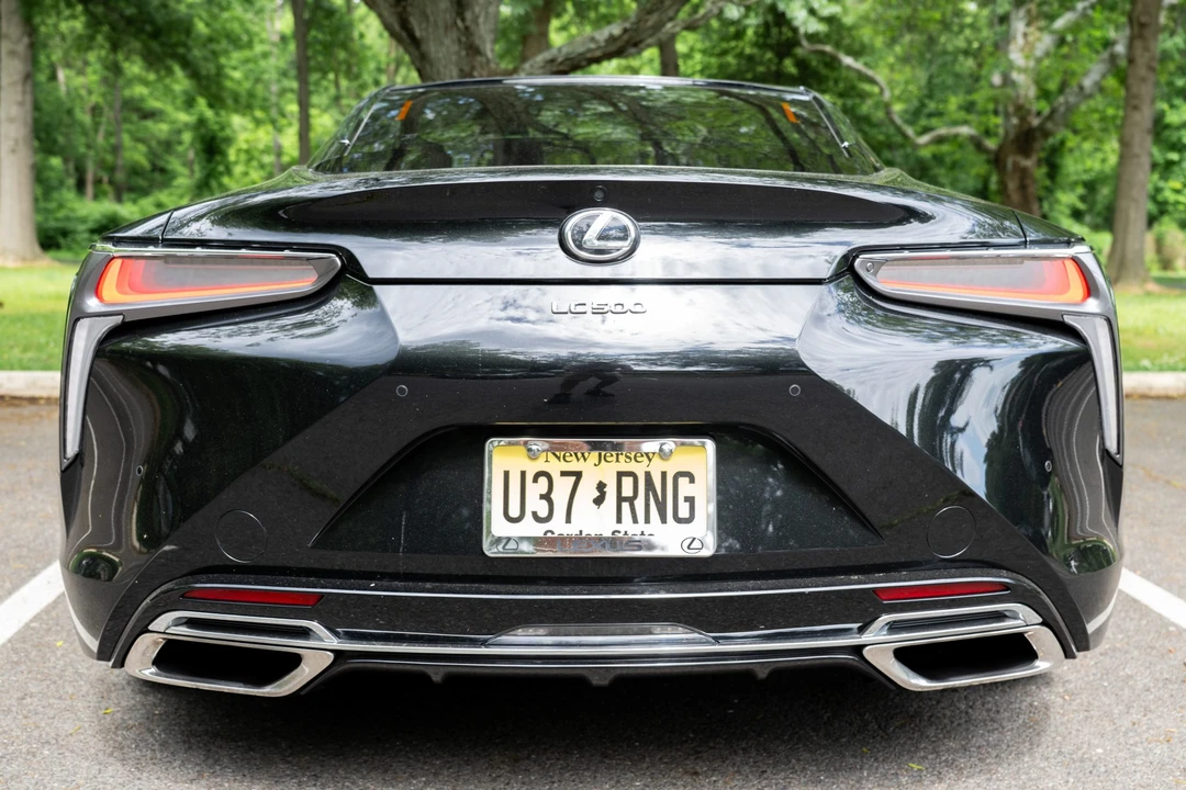 2018 Lexus LC - Image 16 of 31
