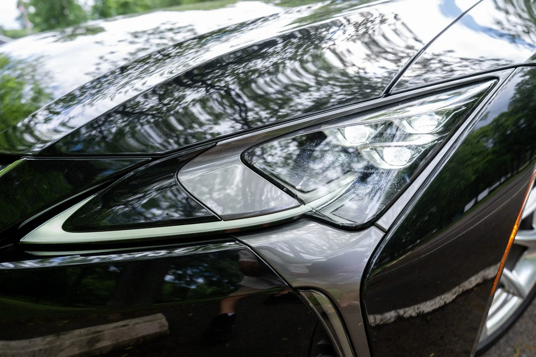 2018 Lexus LC - Image 14 of 31