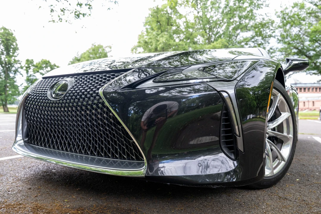 2018 Lexus LC - Image 9 of 31