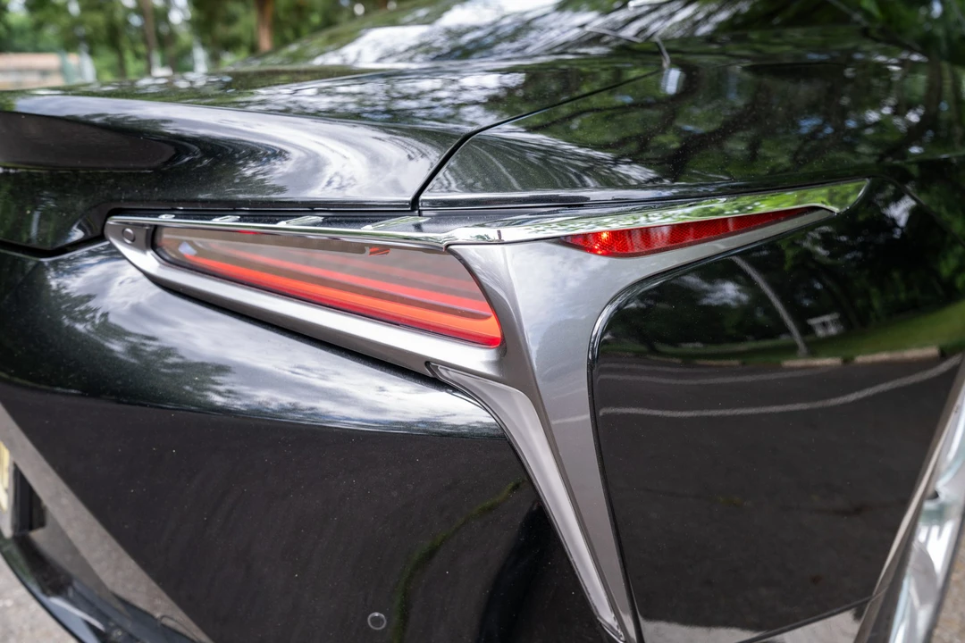 2018 Lexus LC - Image 18 of 31