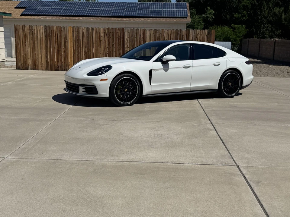 2018 Porsche 971 Panamera - Image 16 of 31