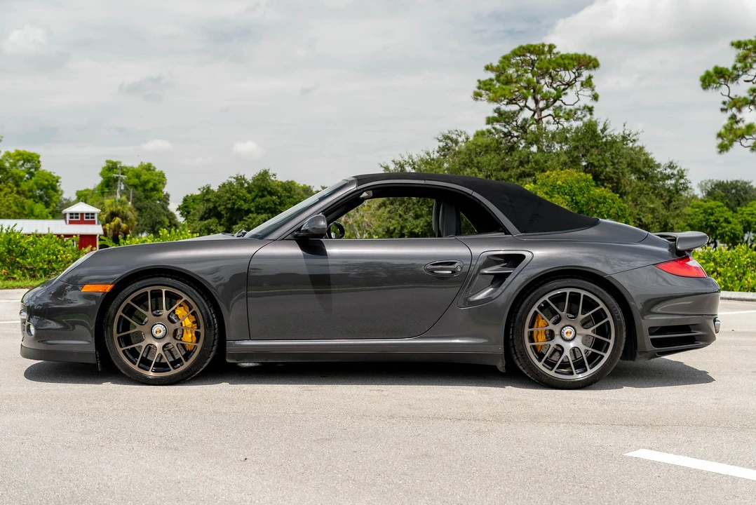 2011 Porsche 997 Turbo S - Image 17 of 31