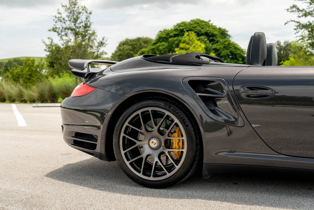 2011 Porsche 997 Turbo S - Image 25 of 31