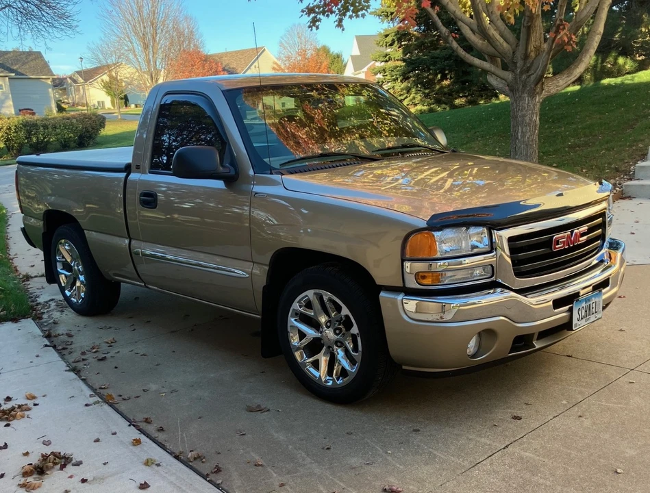 2005 GMC Sierra 2nd Gen - Image 5 of 31