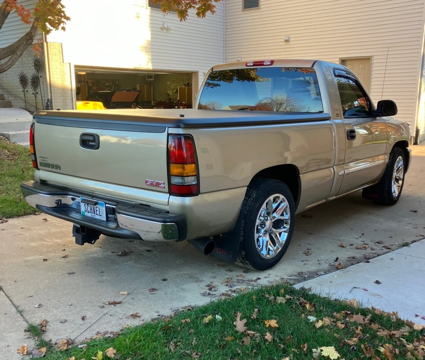 2005 GMC Sierra 2nd Gen - Image 7 of 31
