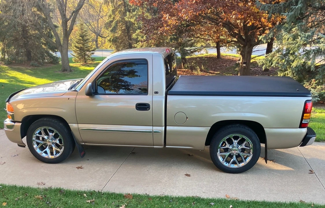 2005 GMC Sierra 2nd Gen - Image 10 of 31