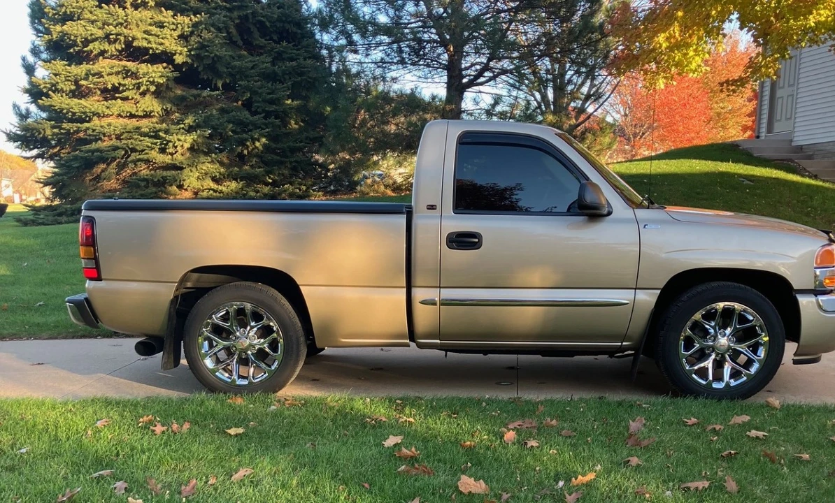 2005 GMC Sierra 2nd Gen - Image 6 of 31