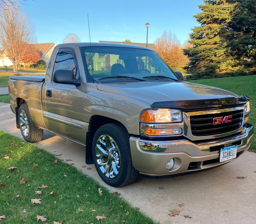 2005 GMC Sierra 2nd Gen - Image 4 of 31