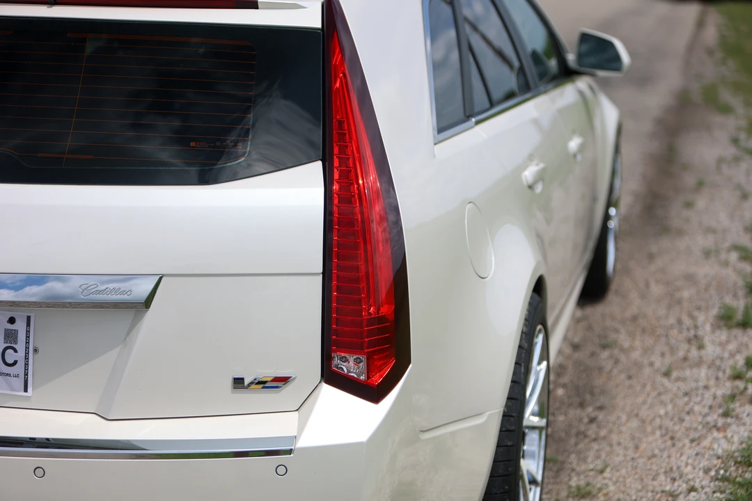 2011 Cadillac CTS-V 2nd Gen - Image 20 of 31