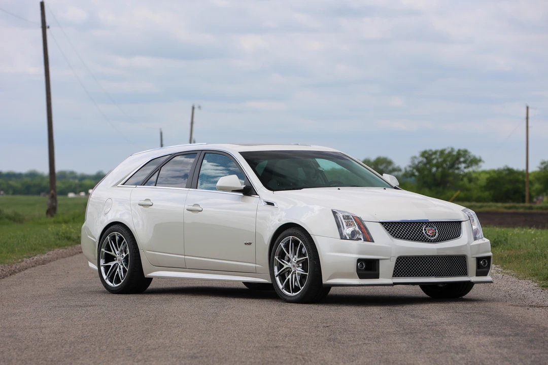 2011 Cadillac CTS-V 2nd Gen - Image 2 of 31
