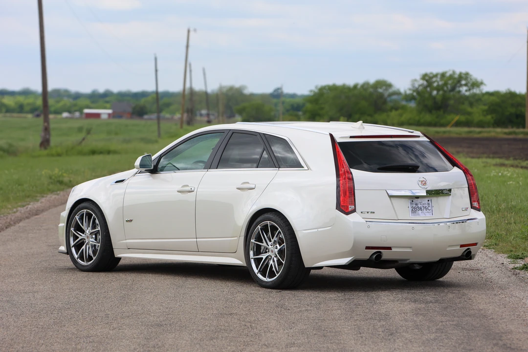 2011 Cadillac CTS-V 2nd Gen - Image 4 of 31