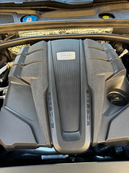 2023 Porsche Macan GTS - Image 18 of 24