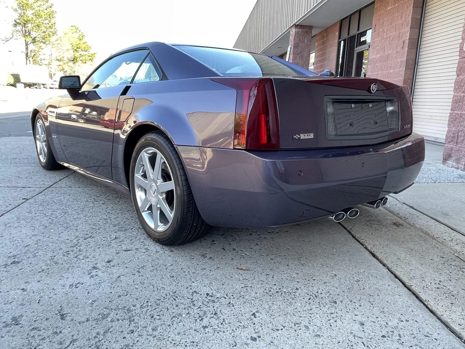 2004 Cadillac XLR - Image 13 of 31